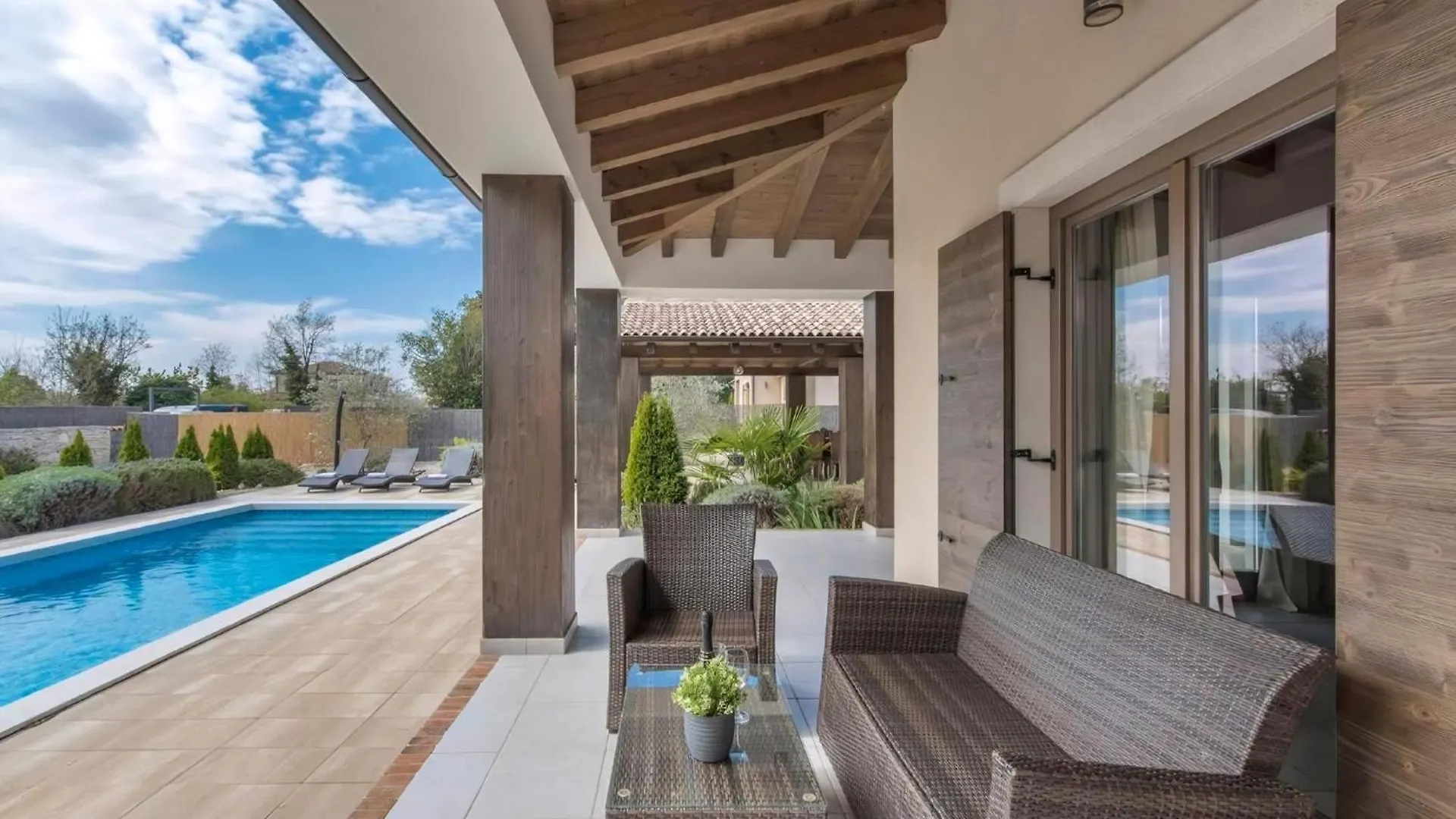 Villa Leonardo Jursici 0*,  Croatia