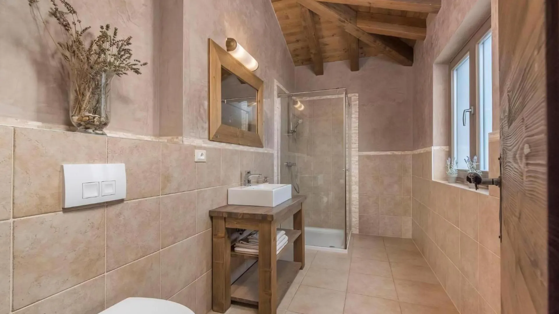 Villa Leonardo Jursici 0*,
