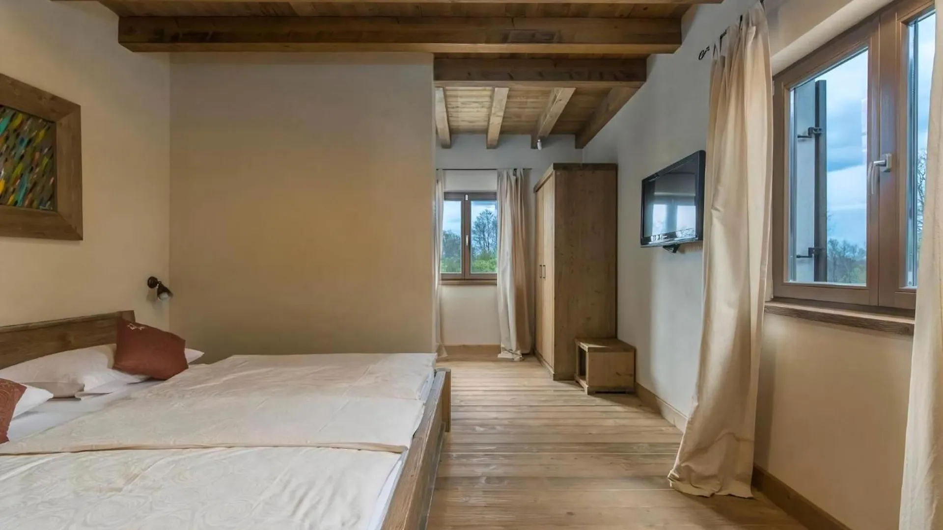 Villa Leonardo Jursici 0*,