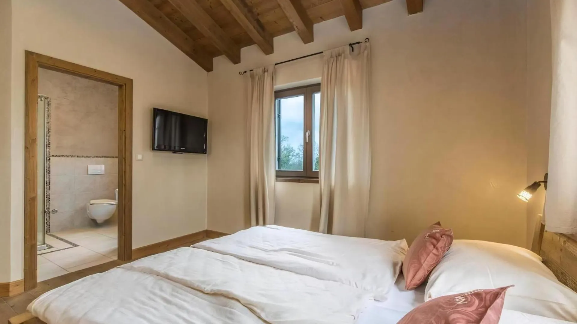 Villa Leonardo Jursici Holiday home